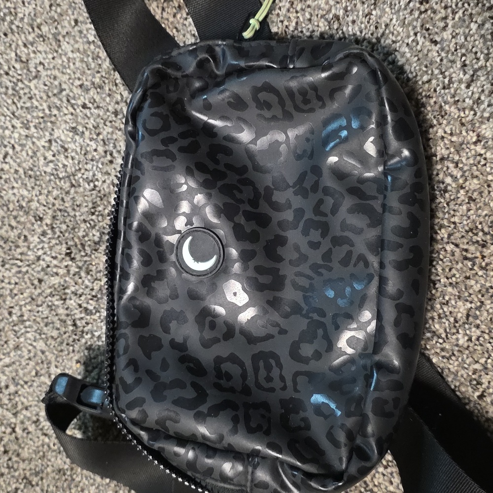 Black leopard print Zyia crossbody